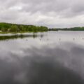 Jakie tajemnice skrywa trzecie co do powierzchni jezioro w Polsce?