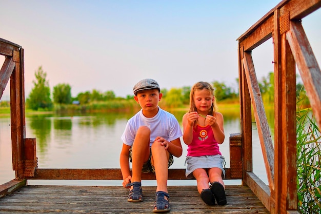 Gdzie na Mazury z dziećmi, gdy marzysz o domkach nad jeziorem?