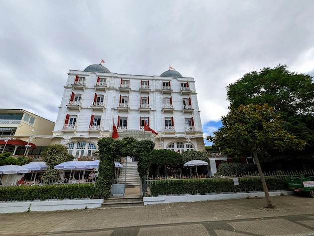 Po co hotel Sopot wybierają zarówno turyści, jak i osoby podróżujące służbowo?