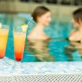 Kiedy baseny w hotelach są czynne dla gości?
